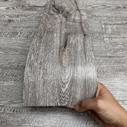 Piso Vinílico Autoadhesivo Listón DC2 91.4x15.2cm – Revestimiento Impermeable PVC, Fácil Instalación, Diseño Simil Madera y Decorativo Para Living, Dormitorio y Cocina